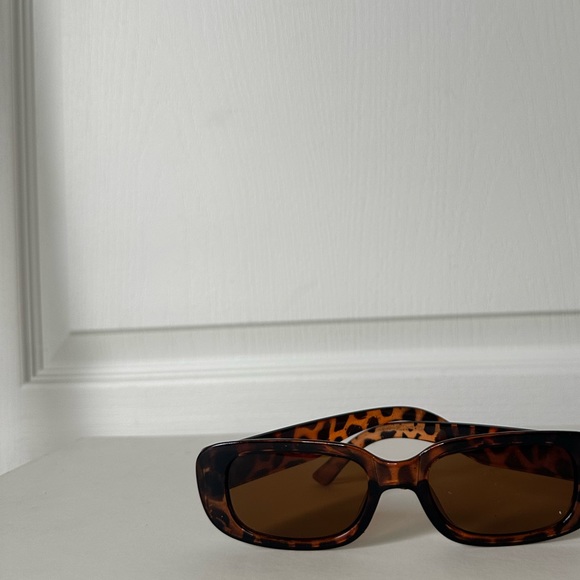 Tortoise sunglasses - Picture 2 of 3